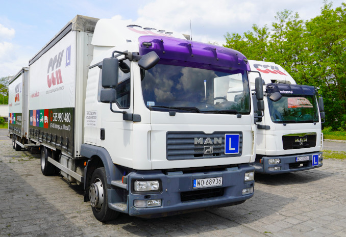 Ciężarówka z logo ockk na kategorią c+e