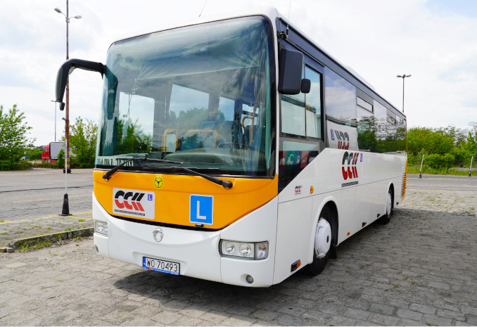 Autobus z logo OCKK, kategoria D